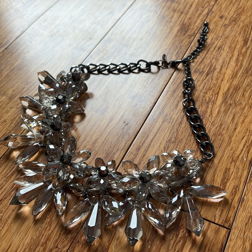 Weighted sparkle necklace
